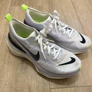 Nike ZoomX Invincible Run 3 Flyknit W9